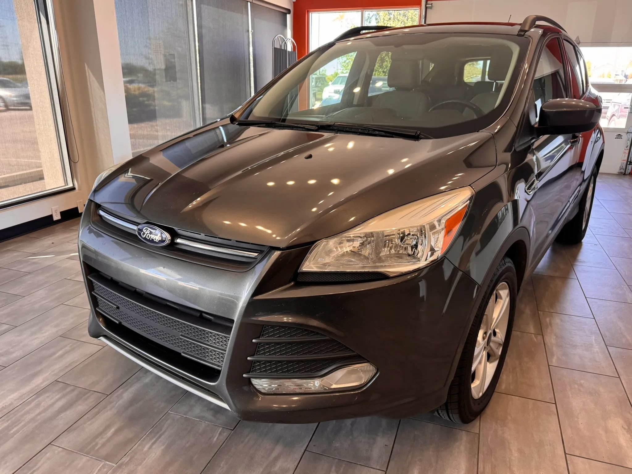 Used 2016 Ford Escape SE w/ SE Leather Comfort Package FWD image 6