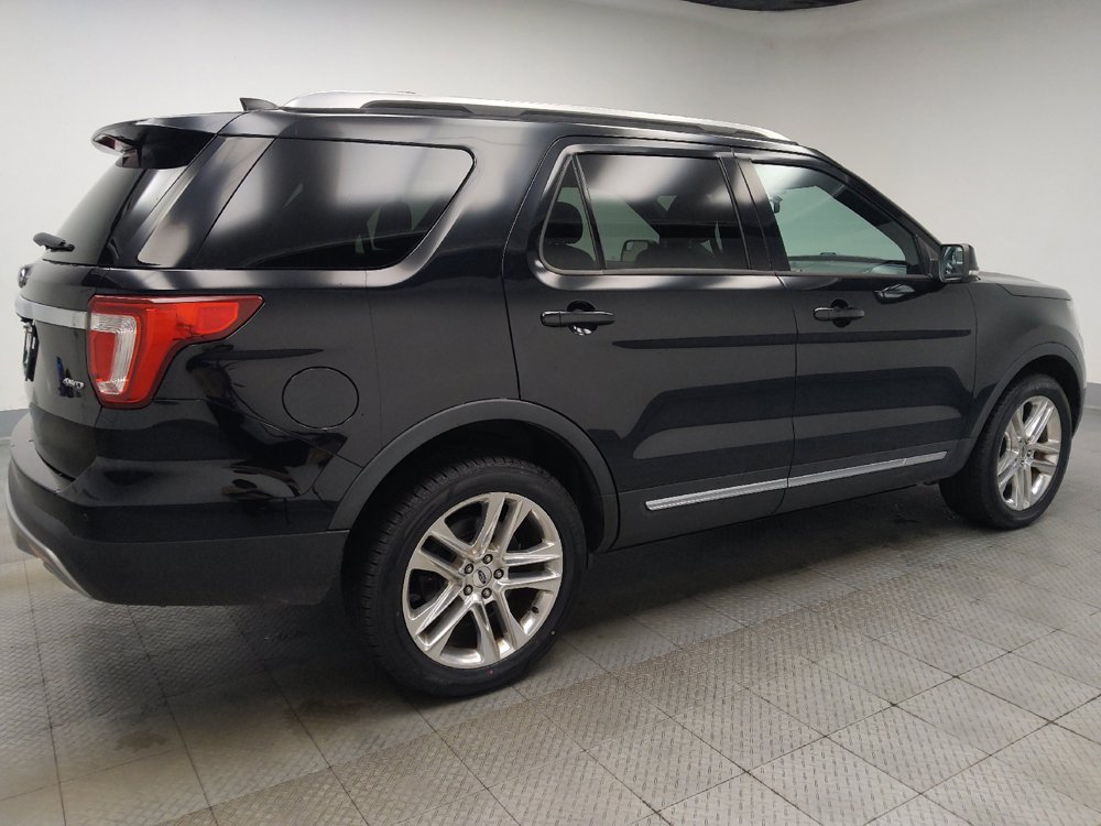 Used 2017 Ford Explorer XLT w/ Equipment Group 202A AWD/4WD image 10