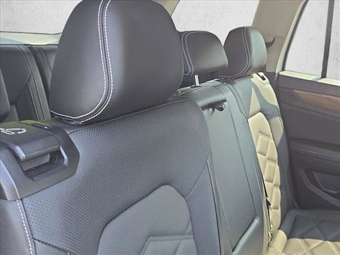 Used 2024 Volkswagen Atlas SE FWD image 22