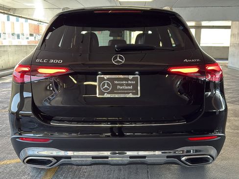 Used 2025 Mercedes-Benz GLC 300 4MATIC image 7