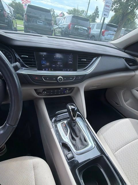 Used 2019 Buick Regal Preferred w/ Sights and Sounds Package FWD image 5
