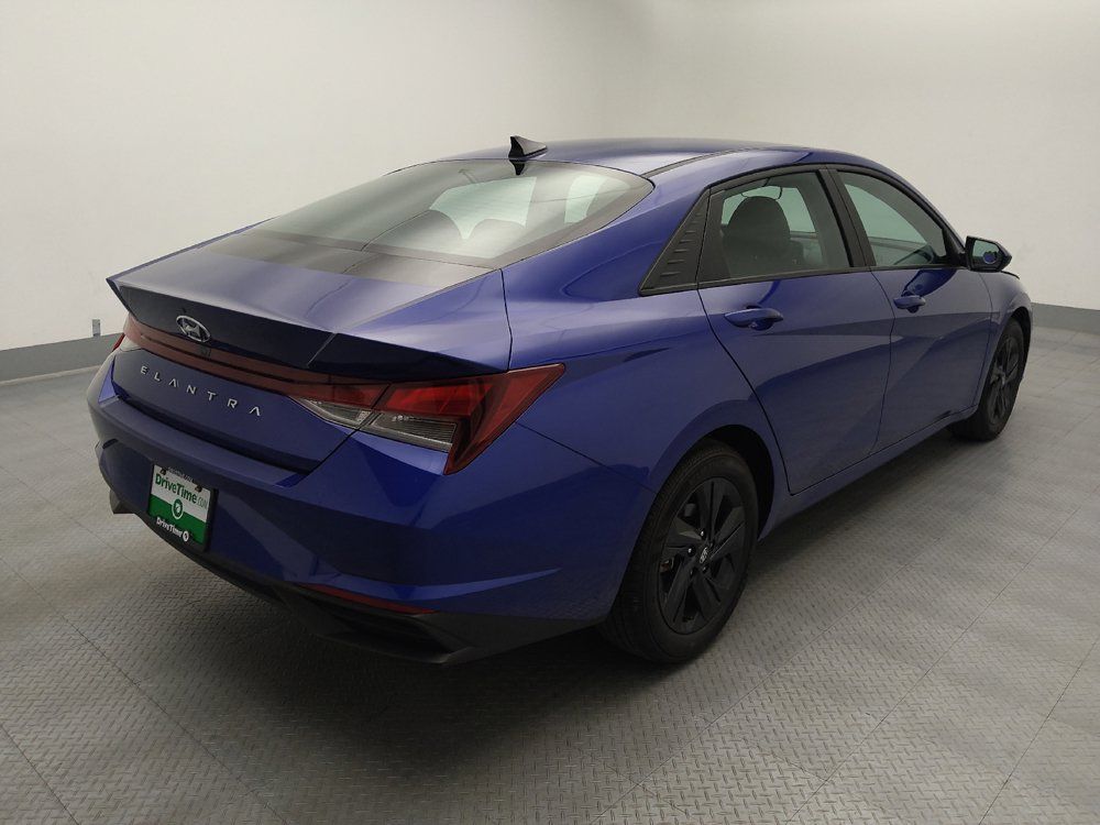 Used 2023 Hyundai Elantra SEL FWD image 9