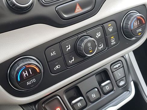 Used 2019 GMC Terrain SLE w/ Driver Convenience Package image 20