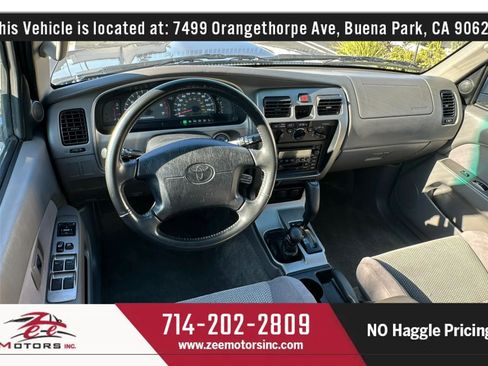 Used 2002 Toyota 4Runner SR5 AWD/4WD image 18