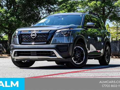 Used 2025 Nissan Pathfinder Rock Creek AWD/4WD image 3