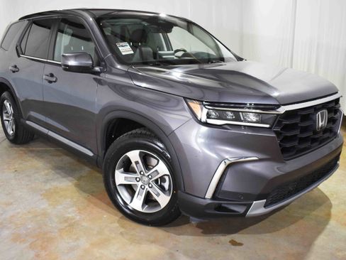 Used 2023 Honda Pilot EX-L image 3