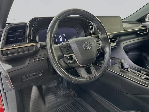 Used 2023 Toyota Crown AWD/4WD image 9