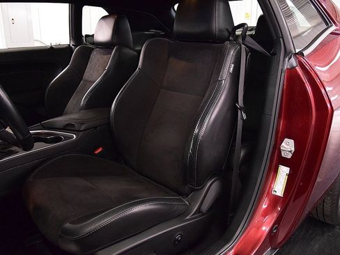 Used 2018 Dodge Challenger GT w/ GT Interior Package image 26