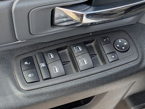 Used 2024 RAM 1500 Classic SLT AWD/4WD image 13