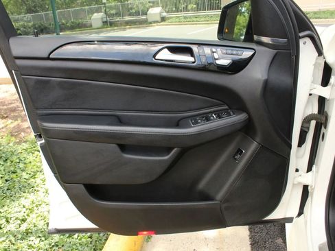 Used 2017 Mercedes-Benz GLE 43 AMG 4MATIC w/ Premium 2 Package image 15