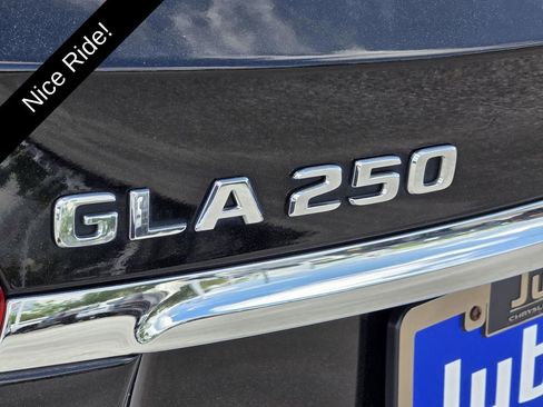 Used 2019 Mercedes-Benz GLA 250 image 32