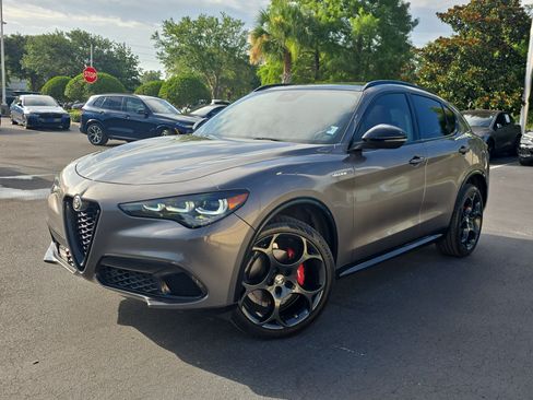 Used 2024 Alfa Romeo Stelvio Veloce AWD/4WD image 28