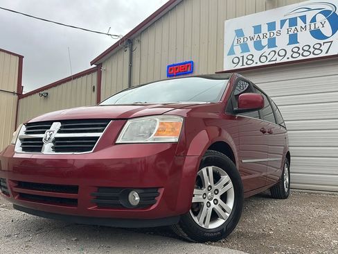 Used 2010 Dodge Grand Caravan SXT image 10