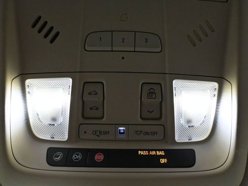 Used 2017 Cadillac XT5 Luxury image 38