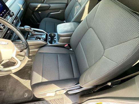 Used 2024 Chevrolet Colorado LT w/ LT Convenience Package image 21