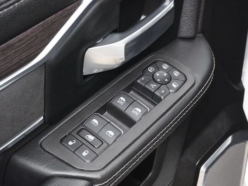 Used 2025 RAM 2500 Laramie AWD/4WD image 29