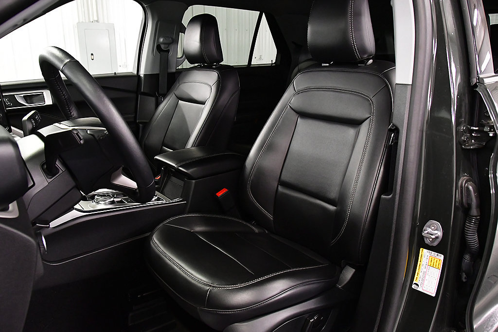 Used 2024 Ford Explorer XLT w/ Equipment Group 202A AWD/4WD image 28