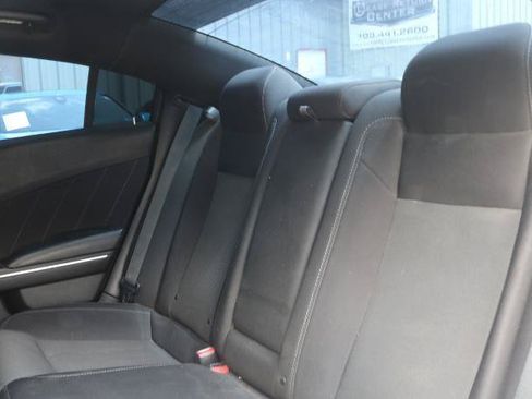 Used 2017 Dodge Charger R/T Scat Pack w/ Beats Audio Group RWD image 18