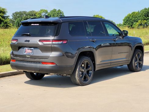 New 2025 Jeep Grand Cherokee L Altitude image 3