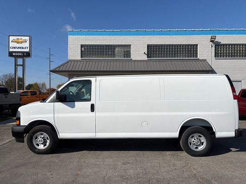 New 2025 Chevrolet Express 2500 Extended w/ Driver Convenience Package image 5