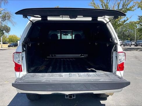 Used 2017 Nissan Titan SV RWD image 31