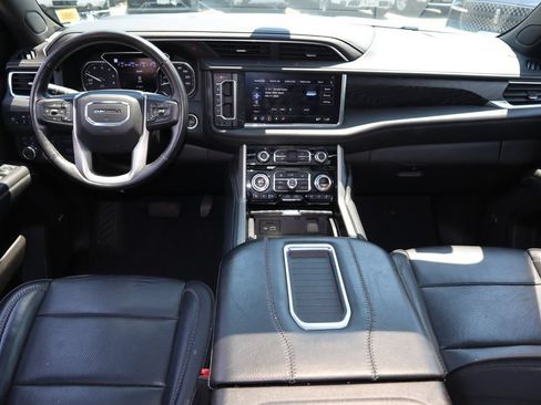Used 2021 GMC Yukon Denali w/ Denali Ultimate Package AWD/4WD image 12