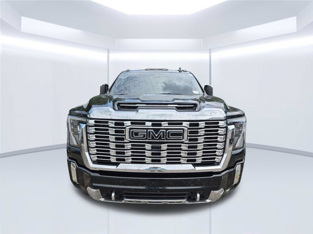 Used 2024 GMC Sierra 3500 Denali w/ Denali Reserve Package AWD/4WD image 5