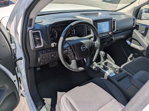Used 2024 Nissan Frontier SV w/ SV Convenience Package AWD/4WD image 16