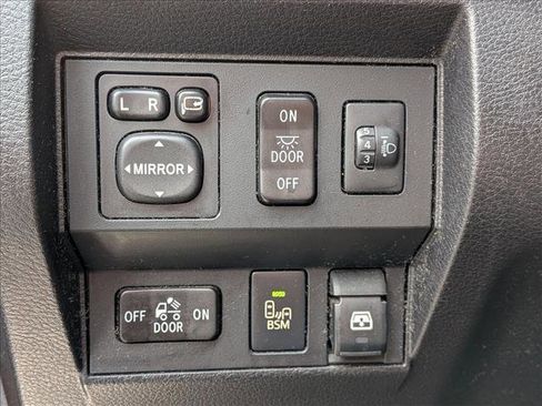 Used 2014 Toyota Tundra Platinum AWD/4WD image 17