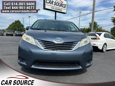 Used 2015 Toyota Sienna LE AWD/4WD image 11