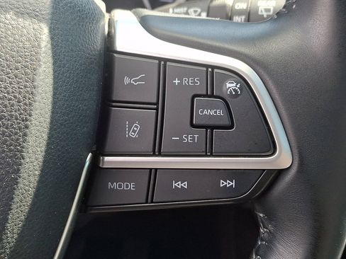 Used 2022 Toyota Highlander XSE image 23