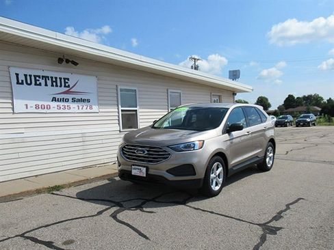 Used 2021 Ford Edge SE image 2