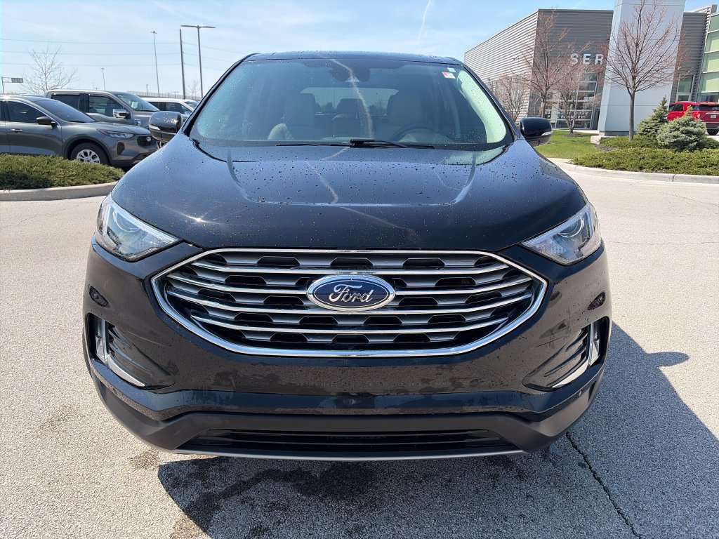 Used 2023 Ford Edge Titanium w/ Class II Trailer Tow Package AWD/4WD image 2