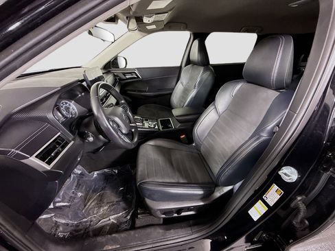 Used 2024 Mitsubishi Outlander SE Black Edition image 22