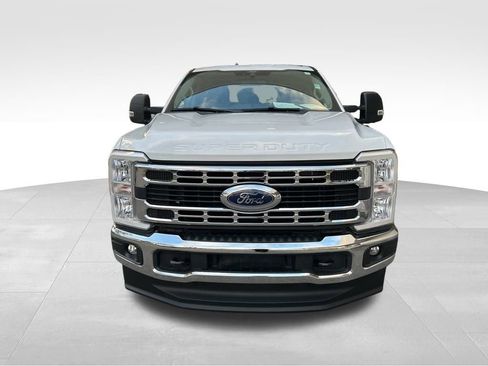 Used 2025 Ford F350 XLT image 11