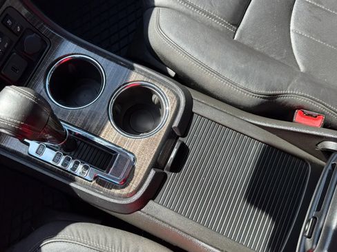 Used 2017 GMC Acadia Limited SLT image 22