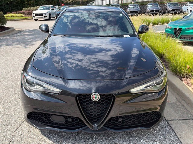 Used 2023 Alfa Romeo Giulia Sprint AWD/4WD image 3