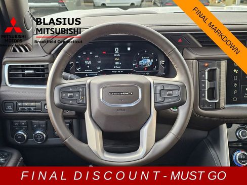 Used 2023 GMC Yukon XL Denali image 38