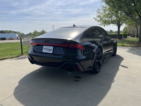 Used 2024 Audi RS 7 Performance image 11