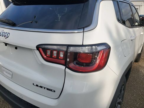 Used 2025 Jeep Compass Limited AWD/4WD image 17
