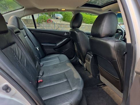 Used 2011 Nissan Altima 2.5 SL w/ Technology Pkg FWD image 19