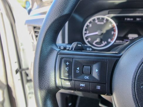 Used 2024 Nissan Rogue SV FWD image 21