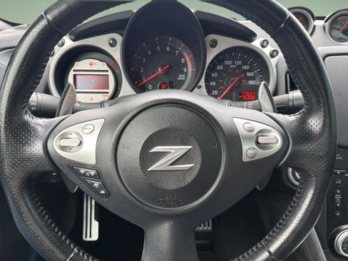 Used 2010 Nissan 370Z Touring RWD image 23
