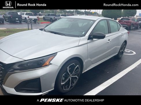 Used 2024 Nissan Altima 2.5 SR image 1