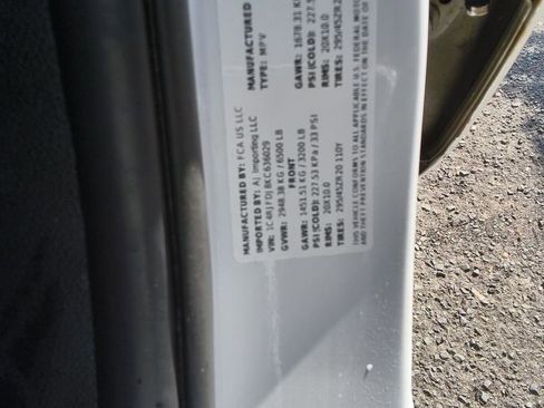 Used 2019 Jeep Grand Cherokee SRT image 11