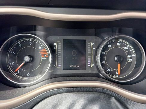 Used 2017 Jeep Cherokee Latitude w/ Comfort/Convenience Group image 13