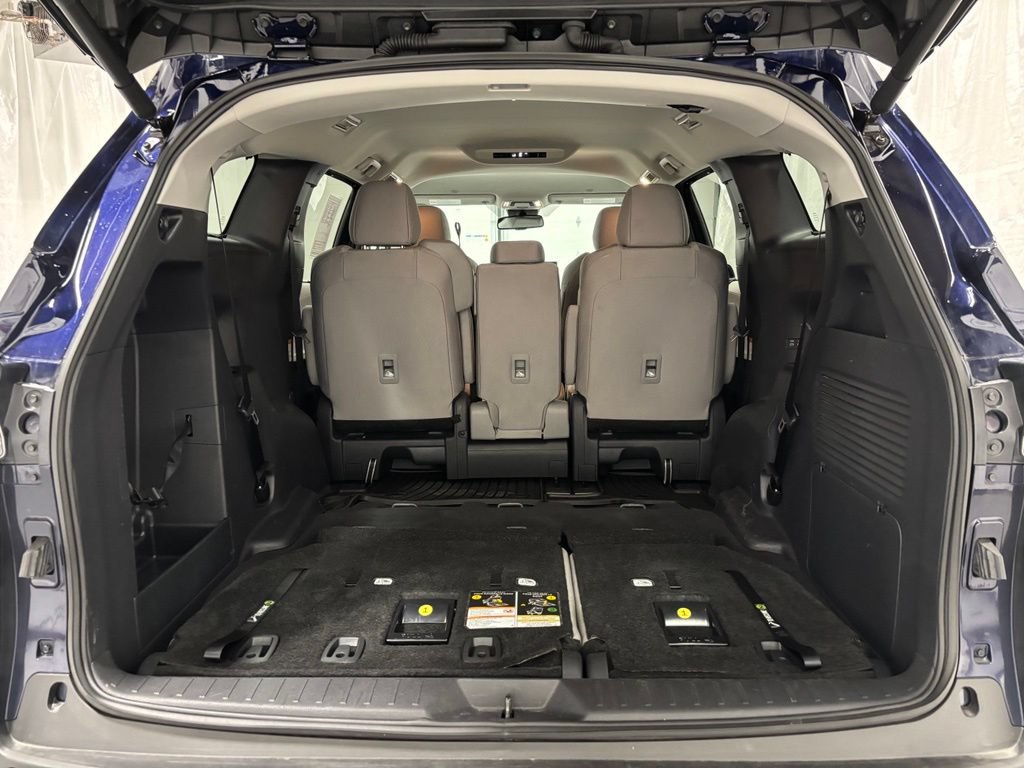 Used 2026 Toyota Sienna LE AWD/4WD image 55