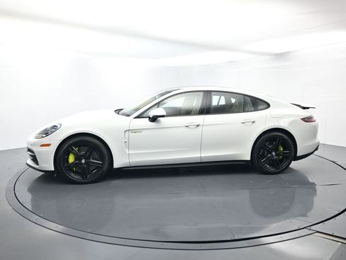 Used 2018 Porsche Panamera 4 image 2