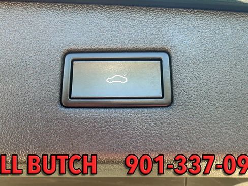 Used 2018 Volkswagen Tiguan SEL FWD image 22