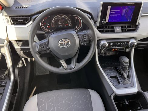 Used 2025 Toyota RAV4 XLE image 12
